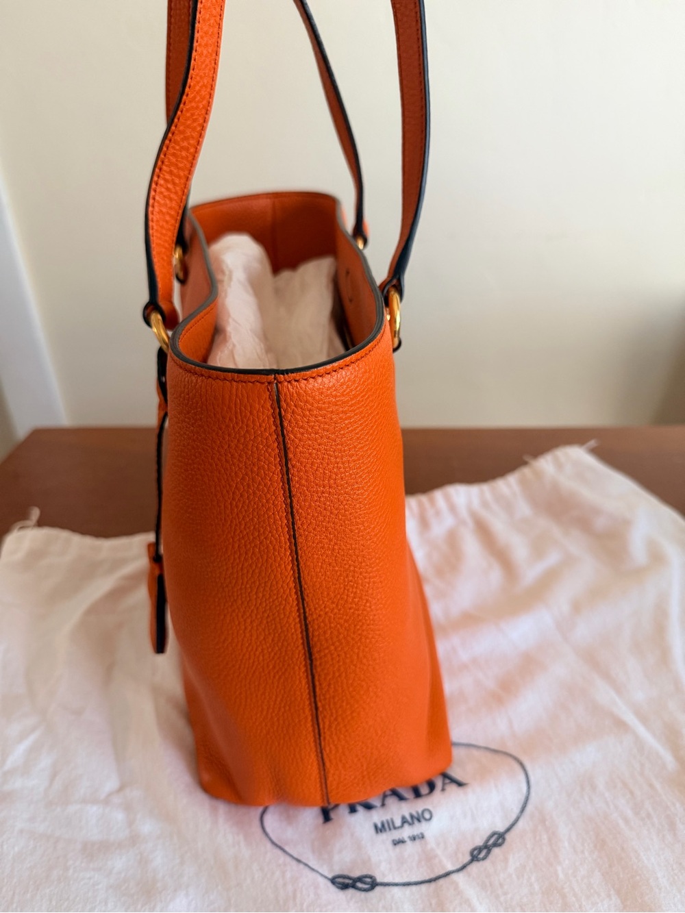 Prada Vitello Phenix Embossed Logo Tote Orange Pebbled Leather Gold Hardware - Picture 5 of 8